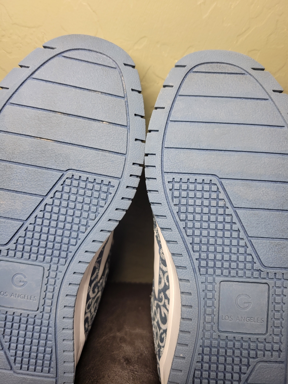 GUESS GBG GG Harina 2 Fashion SneakersWomens Size 9 - Picture 6 of 9